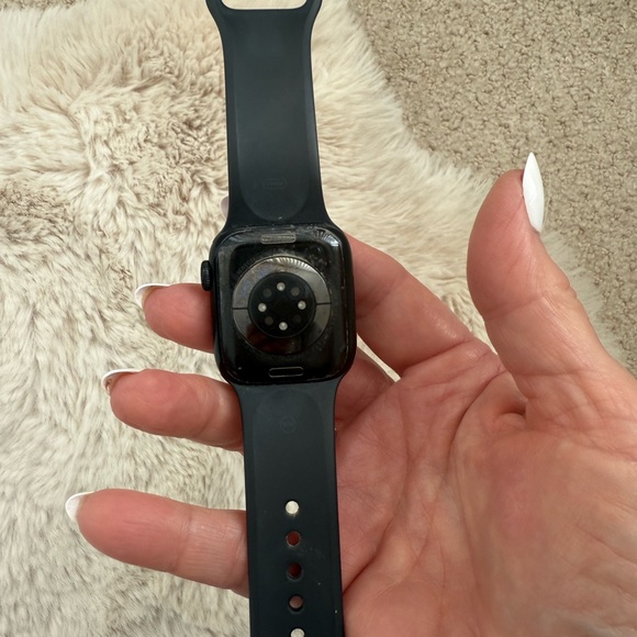 Apple IWatch series 7 - Picture 2 of 7